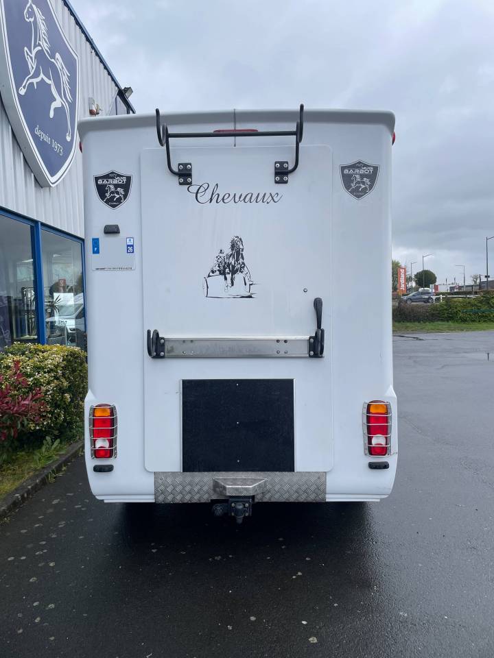 Furgoneta para caballos Barbot Ducato 2022 De segunda mano