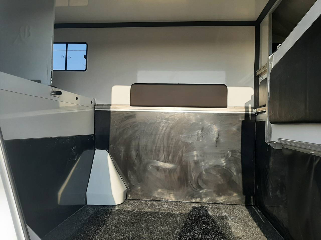 Furgoneta para caballos Renault Master 2022 De segunda mano