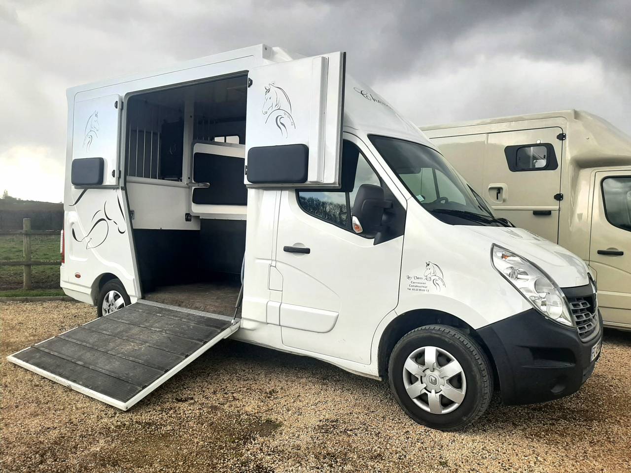 Furgoneta para caballos Renault Master 2018 De segunda mano