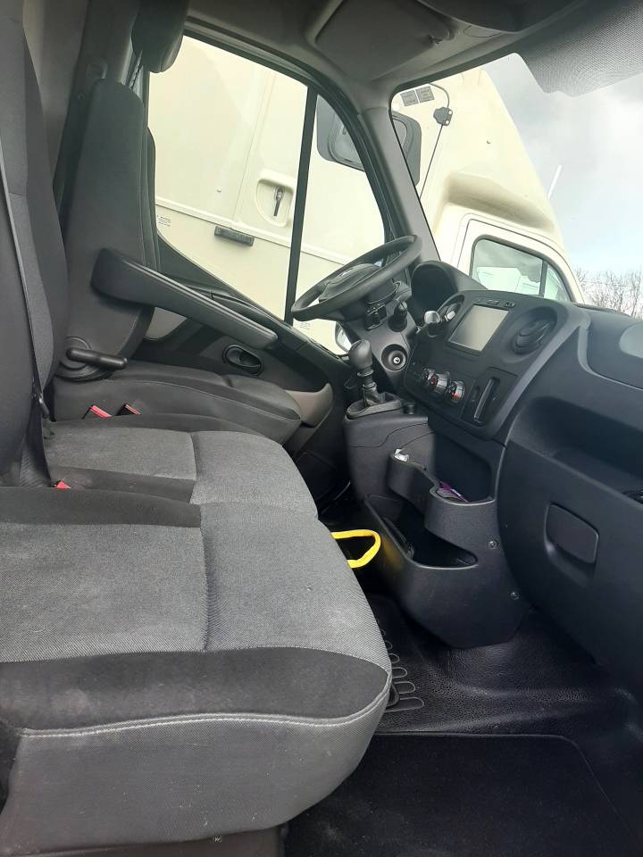 Furgoneta para caballos Renault Master 2018 De segunda mano