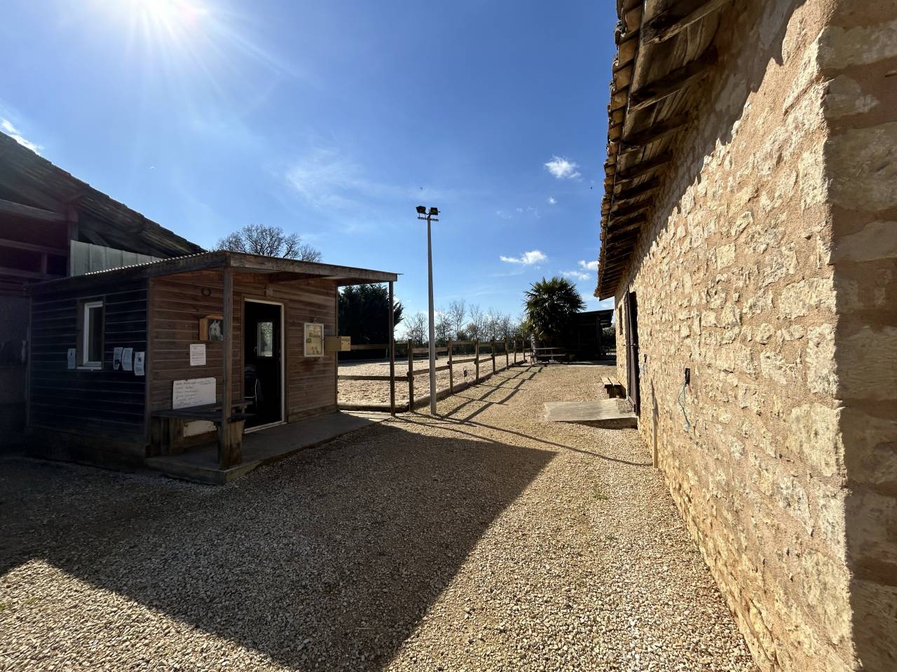 Centro ecuestre En venta Deux-S&egrave;vres