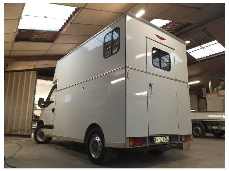 Furgoneta para caballos Renault Master II 2006 De segunda mano