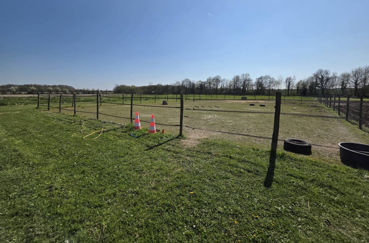 Bonita residencia ecuestre En venta Charente Mar&iacute;timo