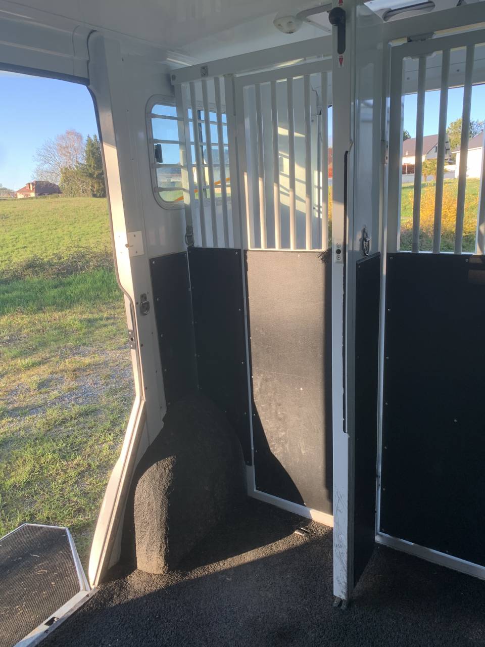 Furgoneta para caballos Barbot Renault MASTER 2.3L DCI 165CV TWIN TURBO 2016 De segunda mano