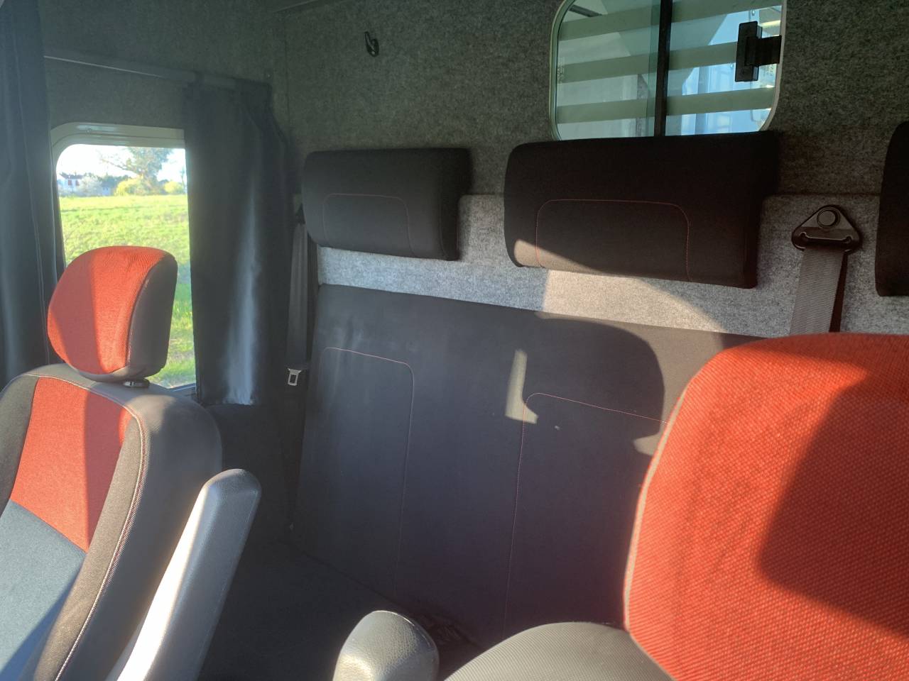 Furgoneta para caballos Barbot Renault MASTER 2.3L DCI 165CV TWIN TURBO 2016 De segunda mano