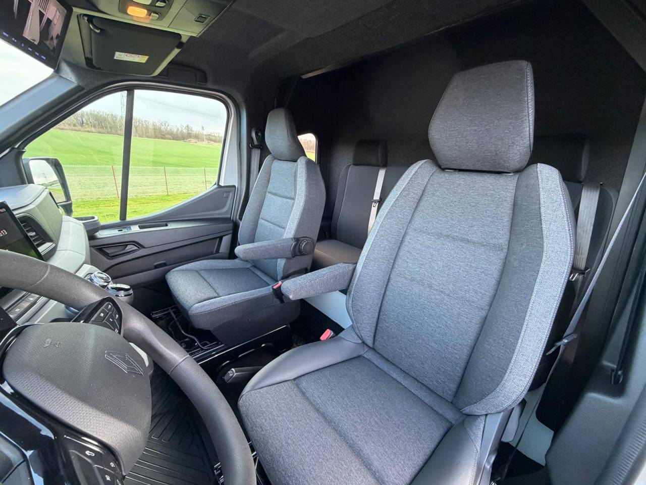 Furgoneta para caballos TBST Renault Master 2026 Nuevo