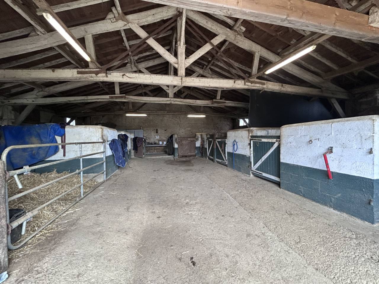 Bonita residencia ecuestre En venta Deux-S&egrave;vres