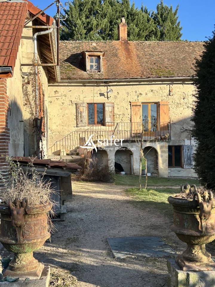 Explotaci&oacute;n cerealista En venta Allier