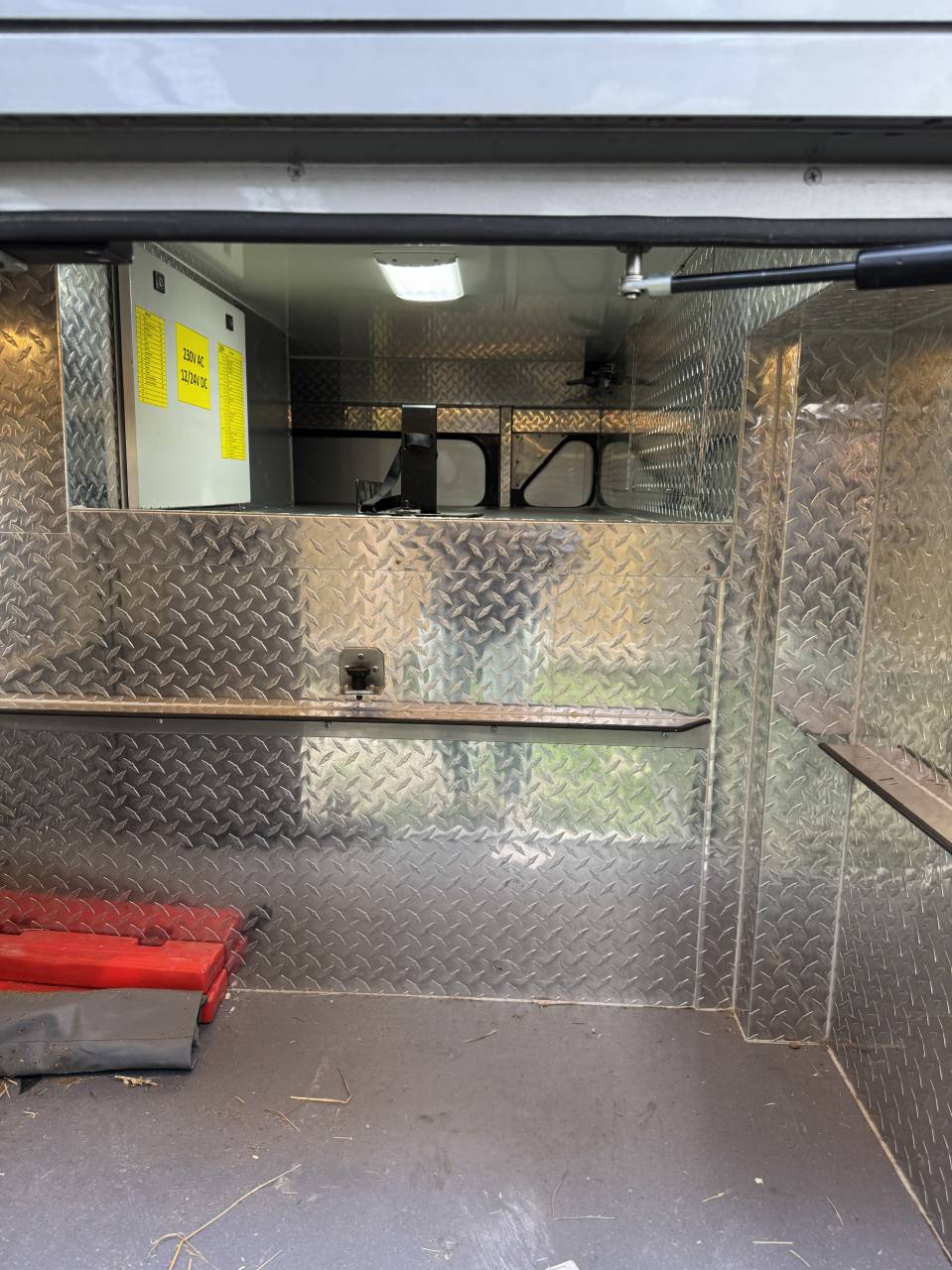 Cami&oacute;n para caballos STX  2016 De segunda mano