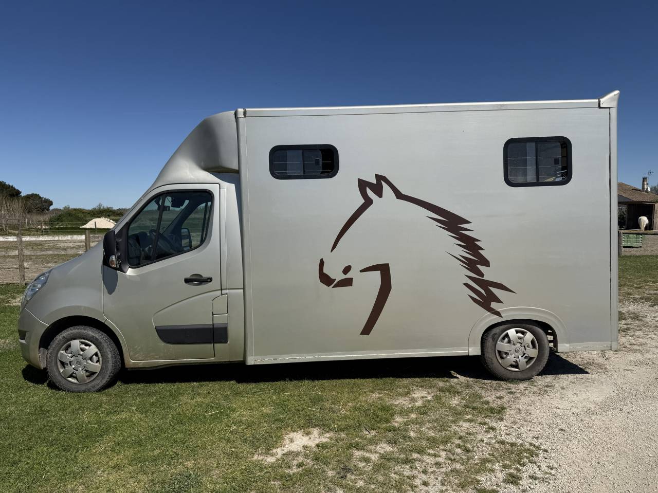 Furgoneta para caballos Renault Renault Master 2014 De segunda mano