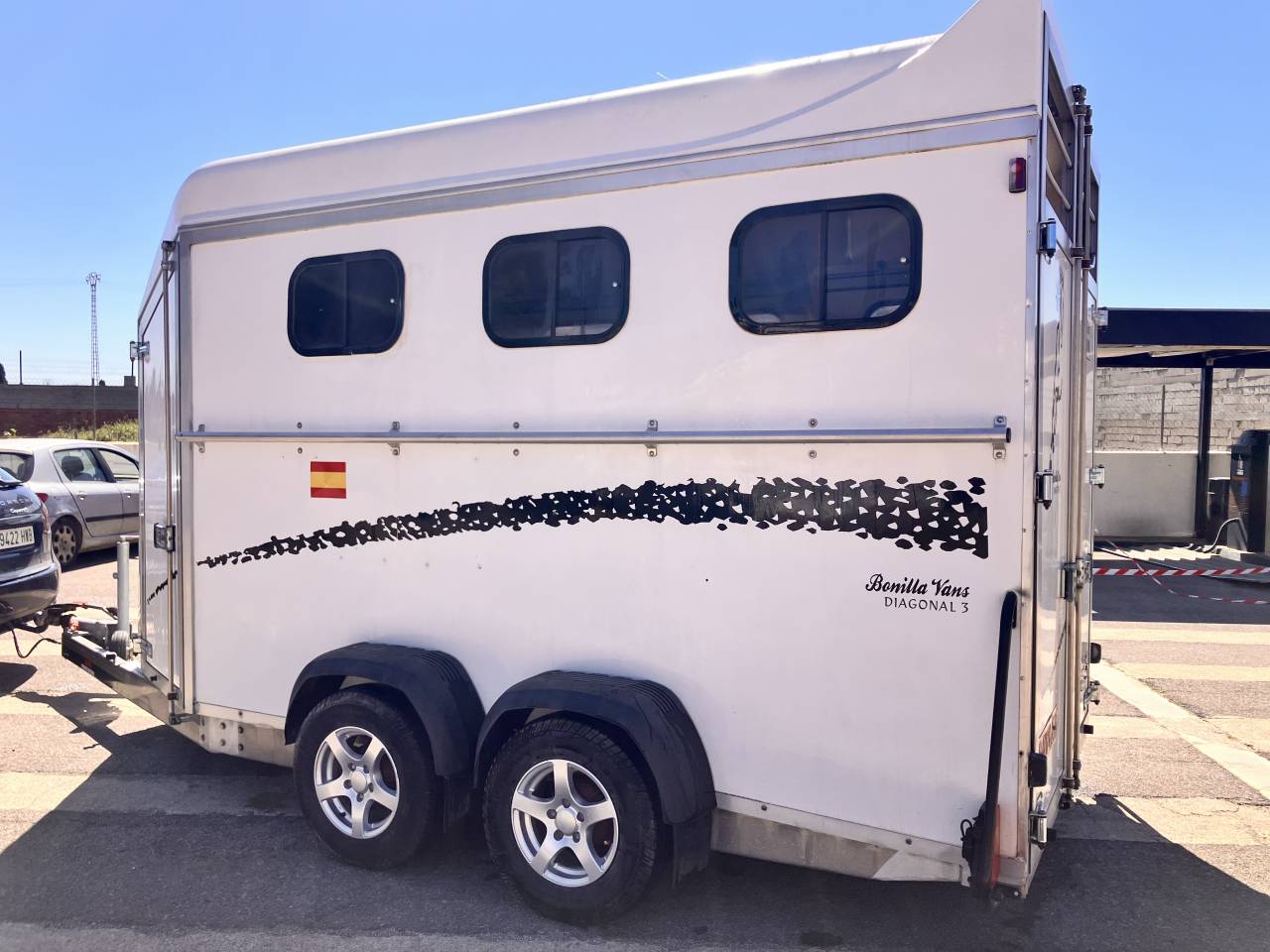 Van Bonilla 3 caballos 