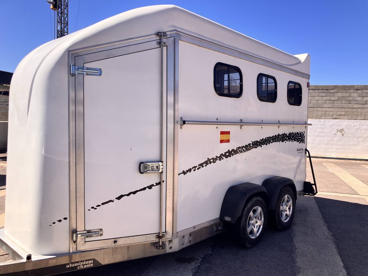 Van Bonilla 3 caballos 