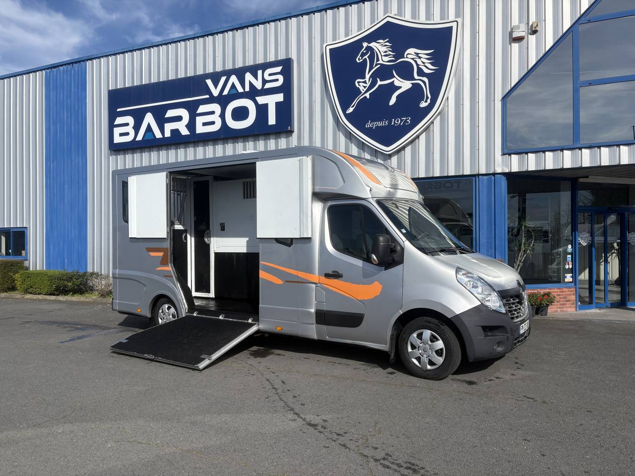 Furgoneta para caballos Theault STALLES  2019 De segunda mano