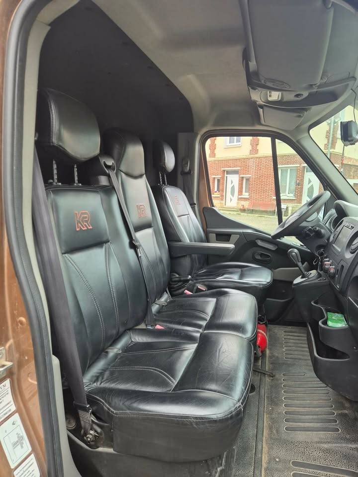 Furgoneta para caballos Krismar stalles 2017 De segunda mano