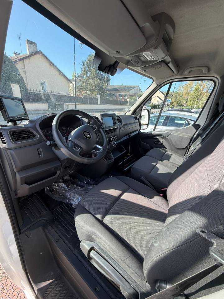 Furgoneta para caballos Renault  2020 De segunda mano