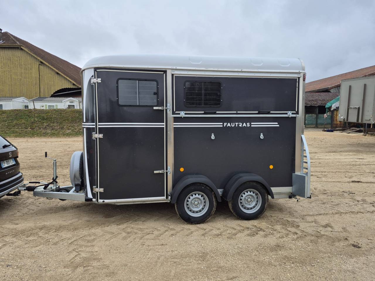 Van caballos Fautras Oblic X2 2 Caballos 2026 Nuevo