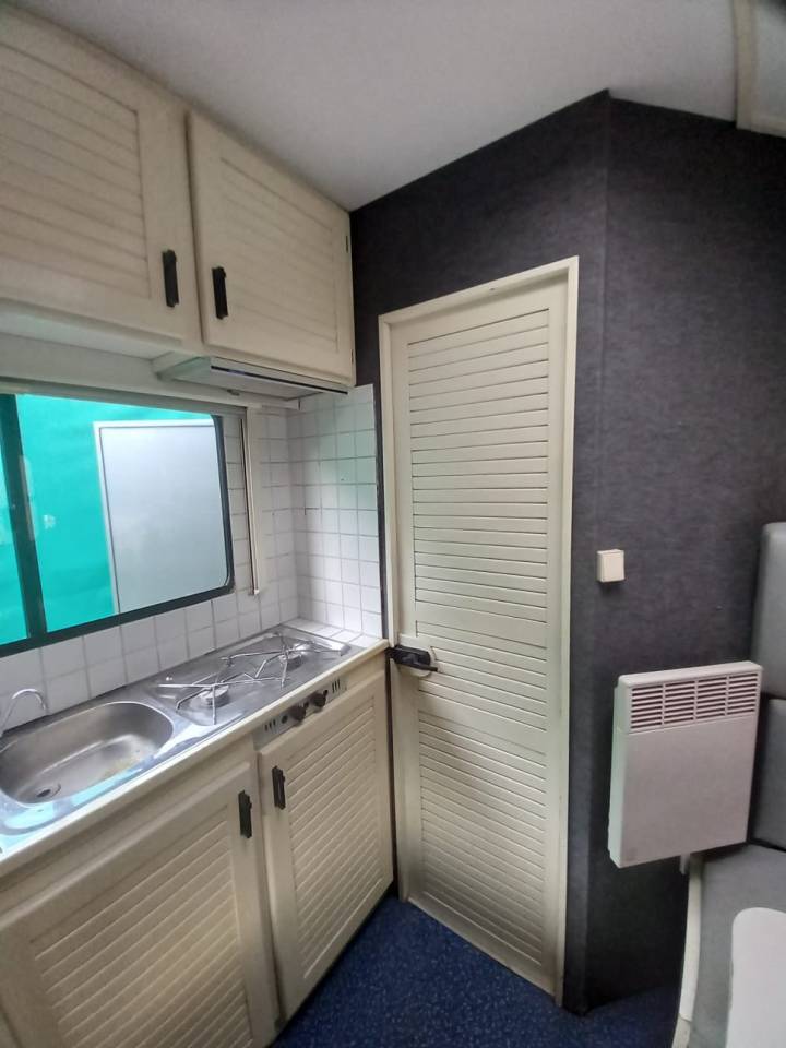 Cami&oacute;n para caballos Volvo FL 10 1989 De segunda mano