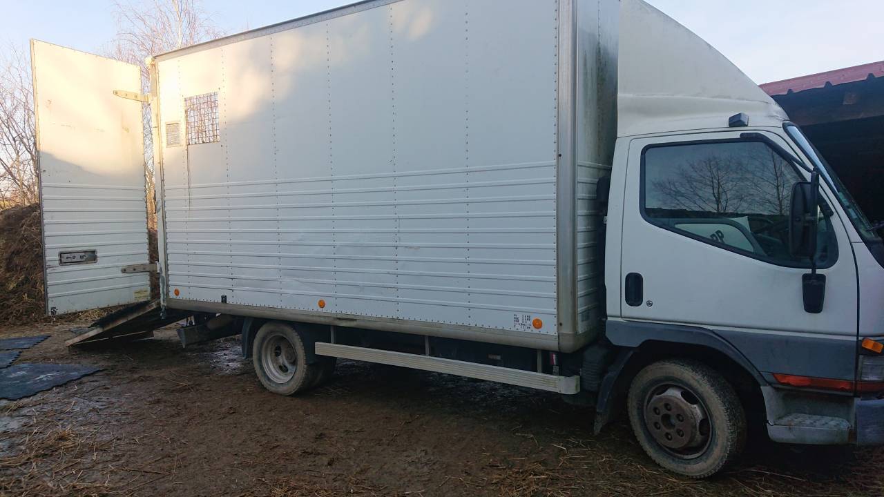 Furgoneta para caballos Mitsubishi canter 1999 De segunda mano