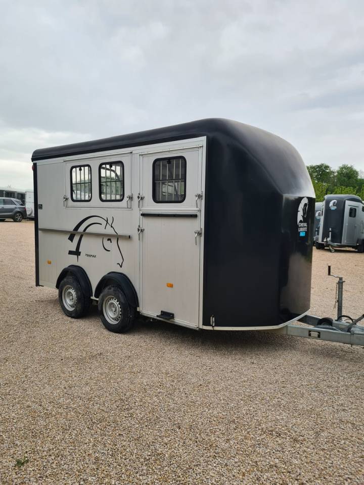 Van caballos Cheval Libert&eacute; Minimax 3 Caballos 2020 De segunda mano