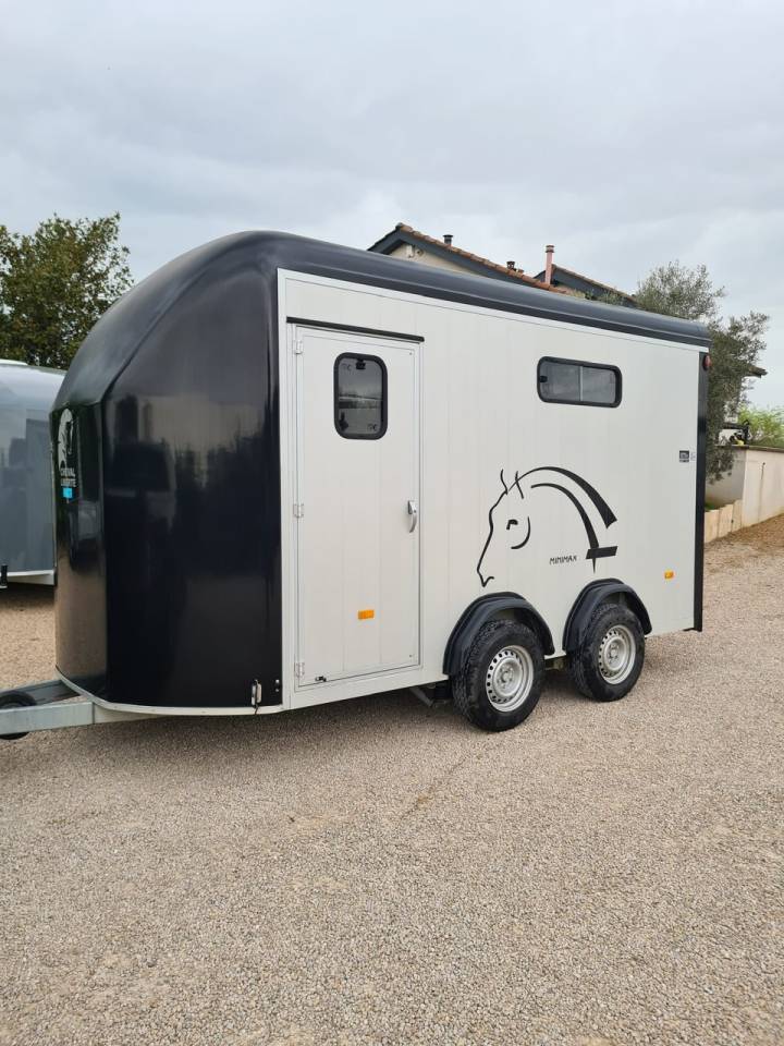 Van caballos Cheval Libert&eacute; Minimax 3 Caballos 2020 De segunda mano