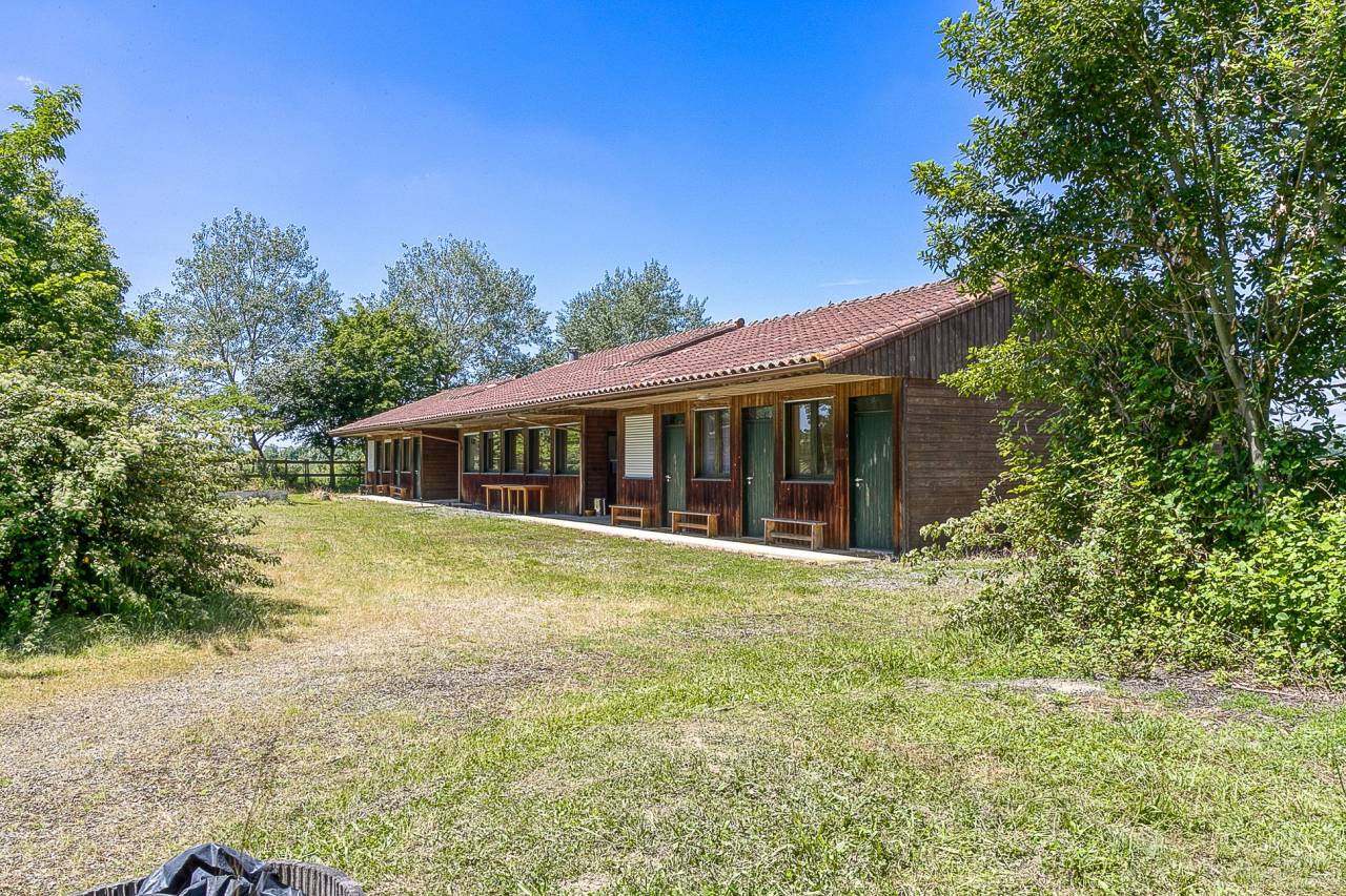 Cuadra de propietarios En venta Altos Pirineos