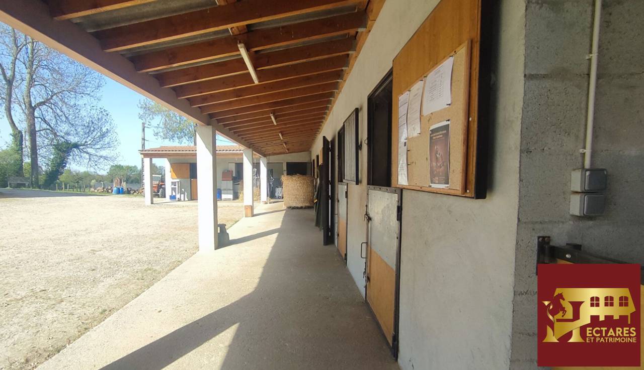 Cuadra de propietarios En venta Is&egrave;re