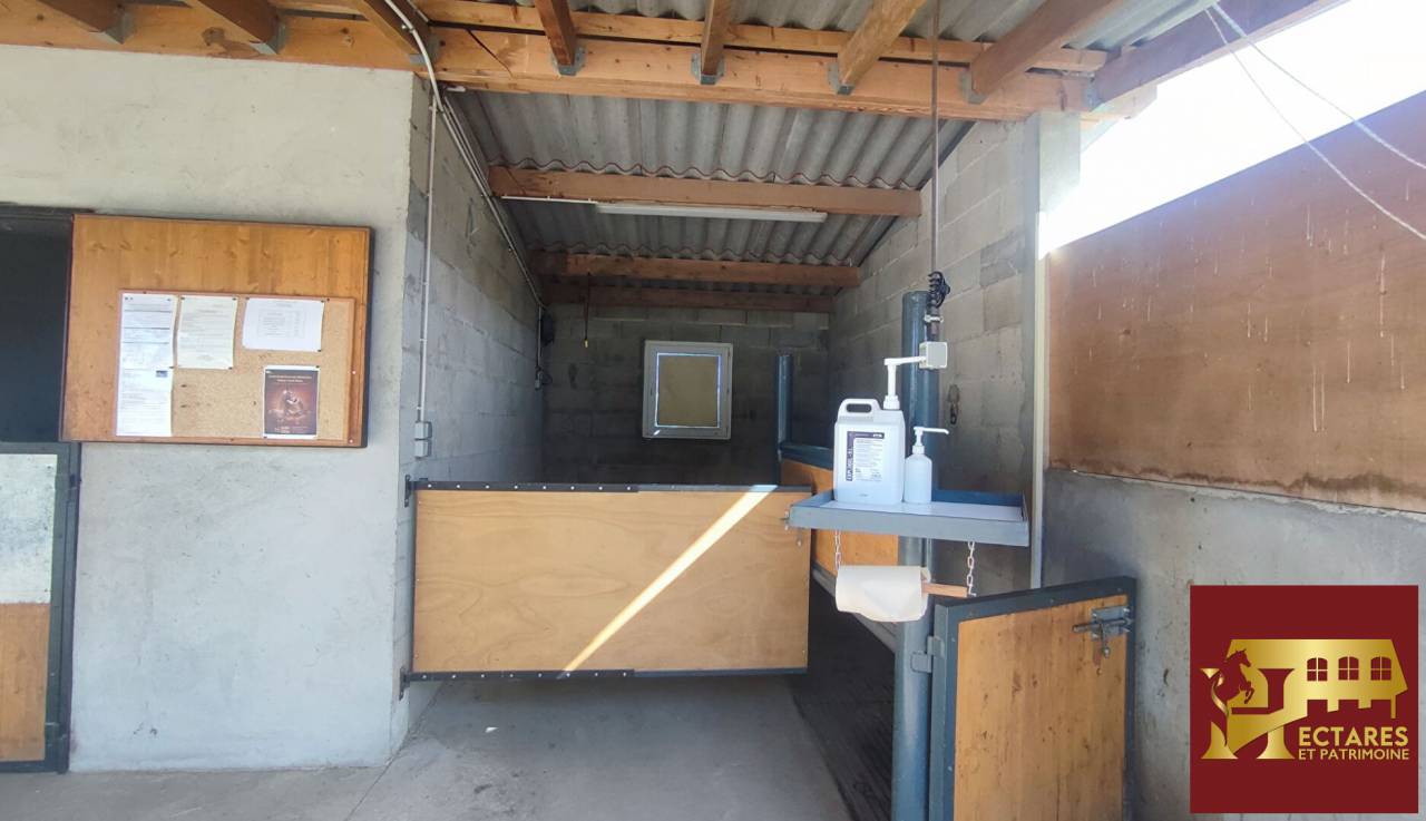 Cuadra de propietarios En venta Is&egrave;re