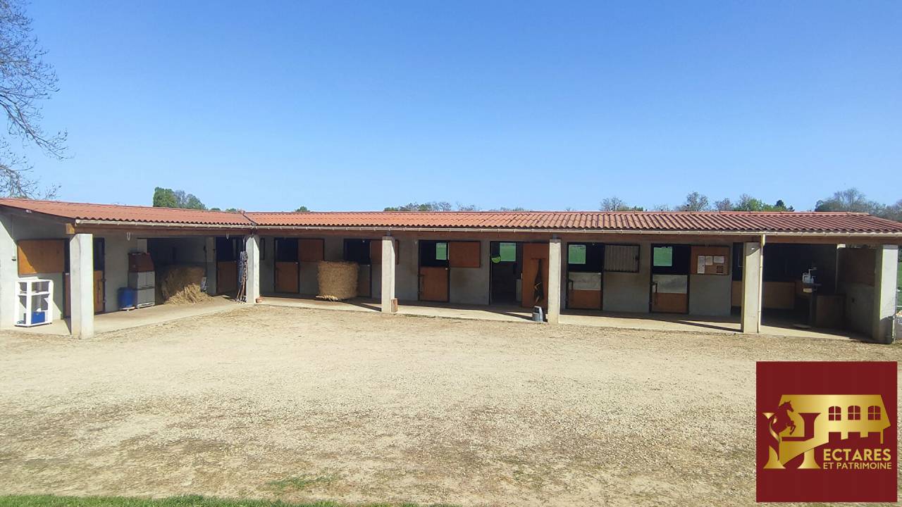 Cuadra de propietarios En venta Is&egrave;re