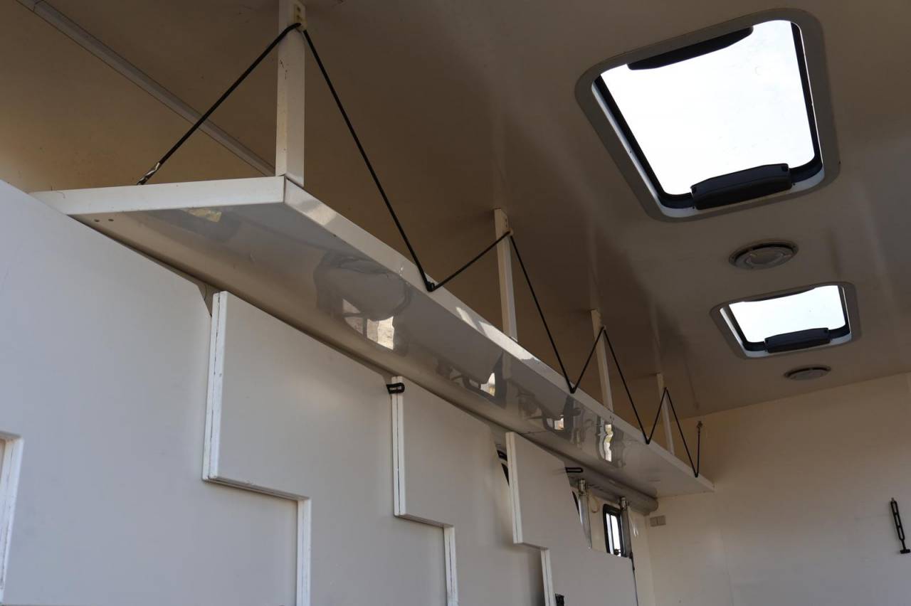 Cami&oacute;n para caballos Man MAN TGA 26.430 JL POP OUT 2006 De segunda mano