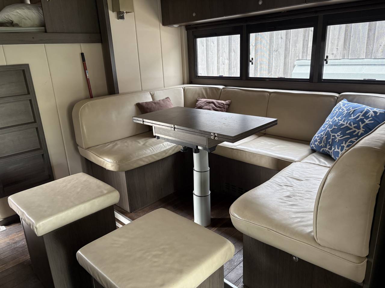 Cami&oacute;n para caballos Renault MAGNUM STX 2011 De segunda mano