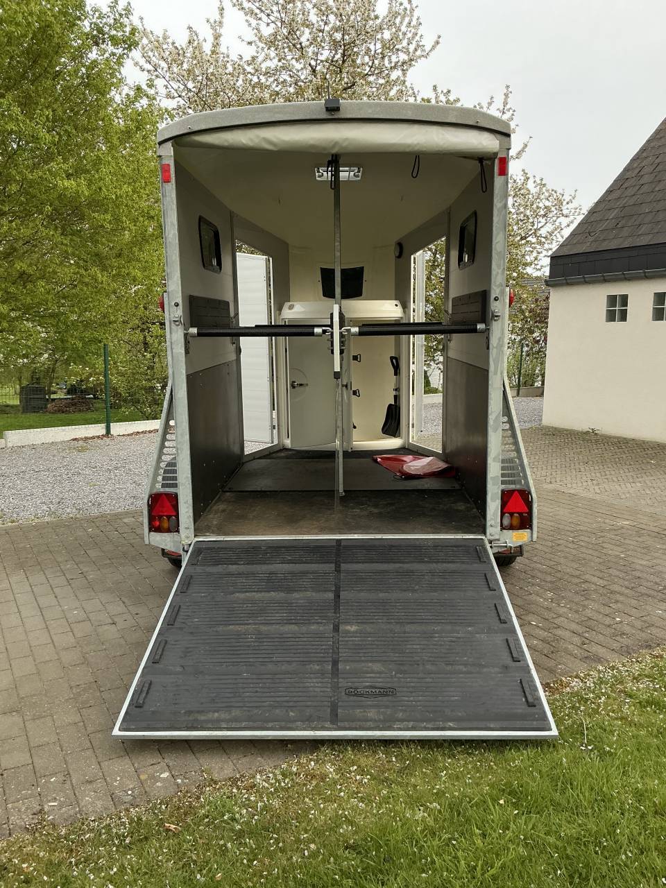 Van caballos Bockmann PORTAX E 2 Caballos 2021 De segunda mano