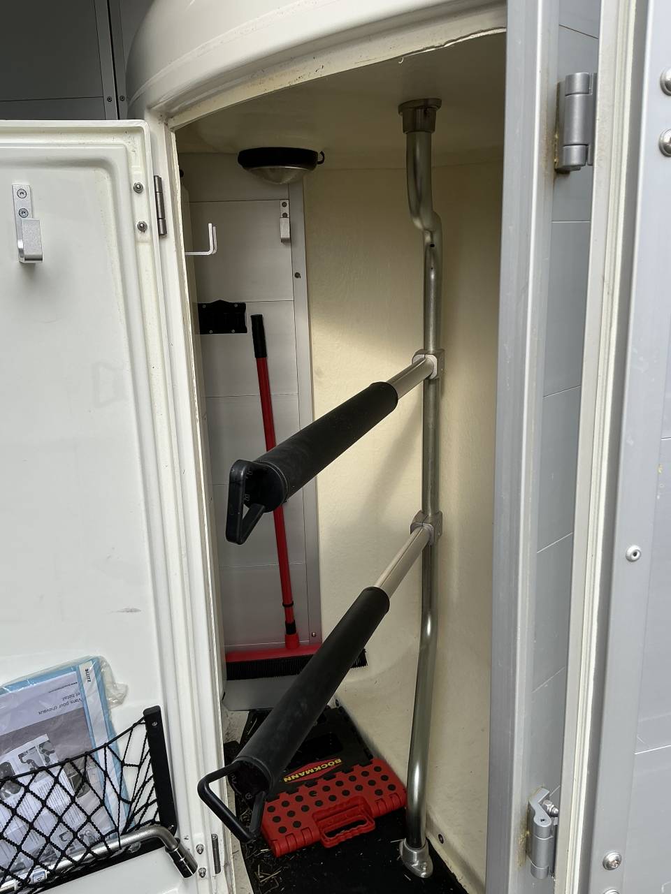 Van caballos Bockmann PORTAX E 2 Caballos 2021 De segunda mano