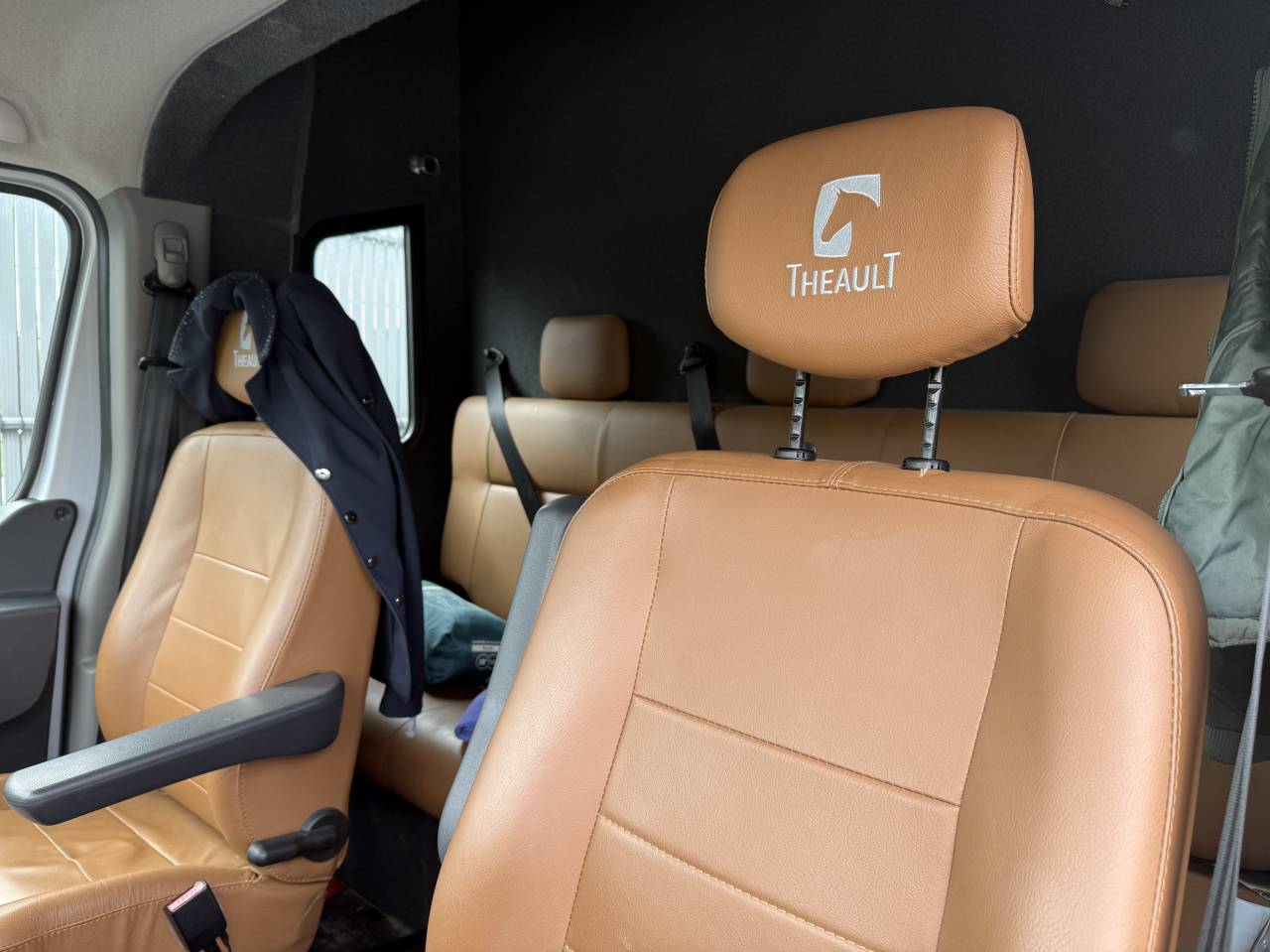 Furgoneta para caballos Theault THEAULT RENAULT MASTER 2021 De segunda mano