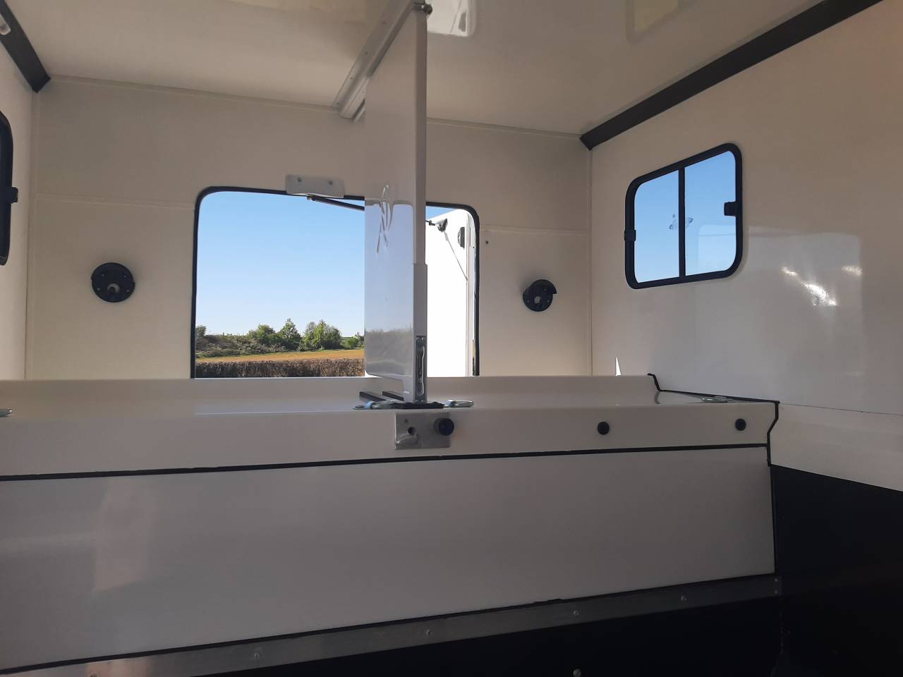 Furgoneta para caballos Renault Master 2023 De segunda mano