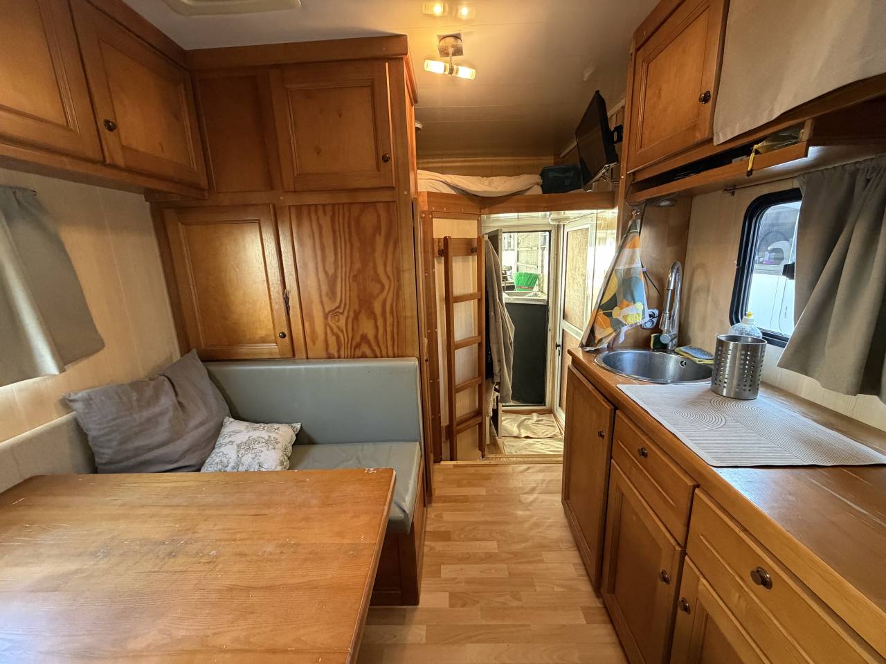 Cami&oacute;n para caballos Renault Prenium 1997 De segunda mano