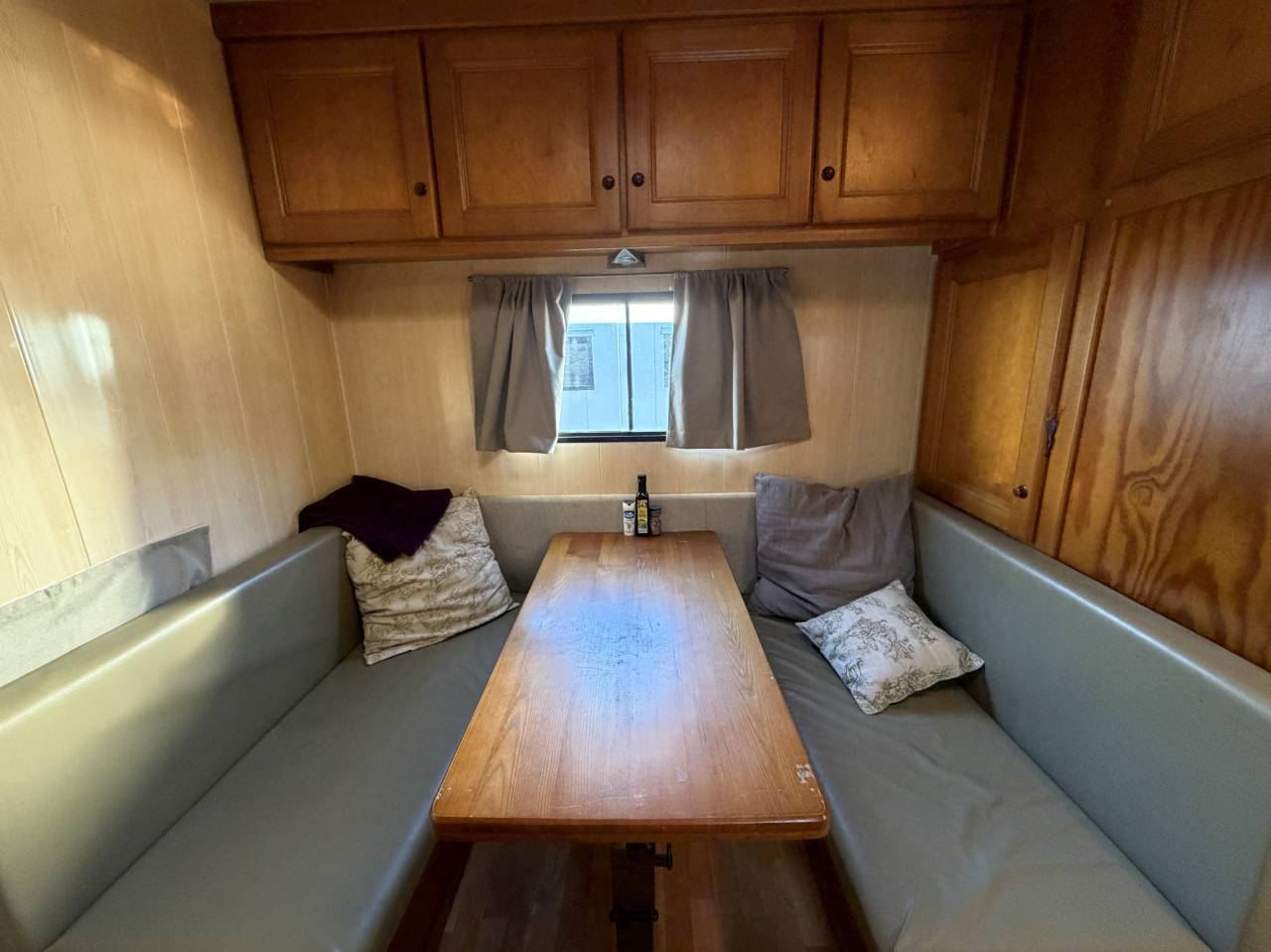 Cami&oacute;n para caballos Renault Prenium 1997 De segunda mano