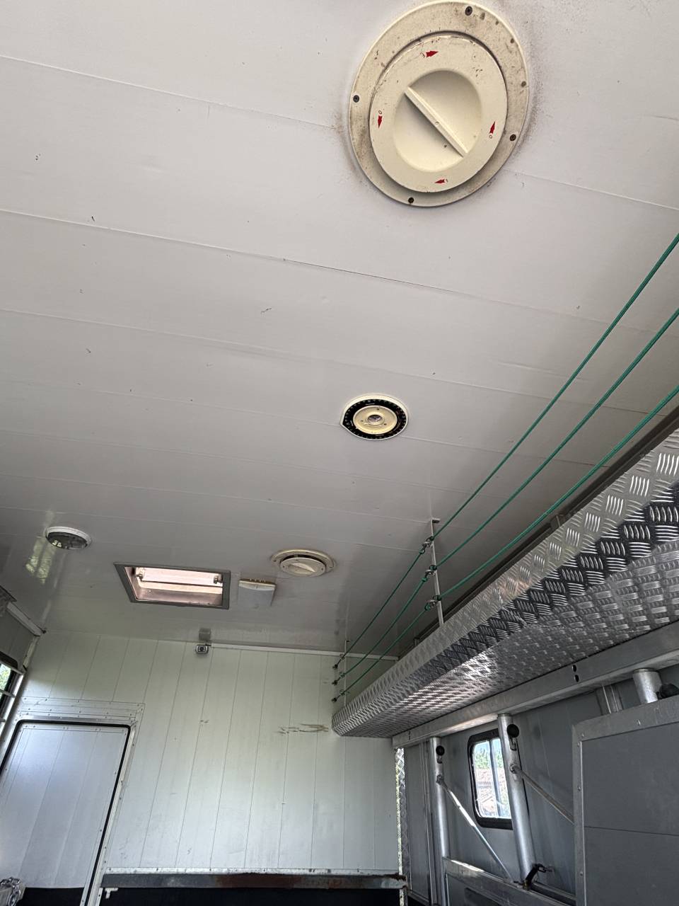 Cami&oacute;n para caballos Renault Prenium 1997 De segunda mano