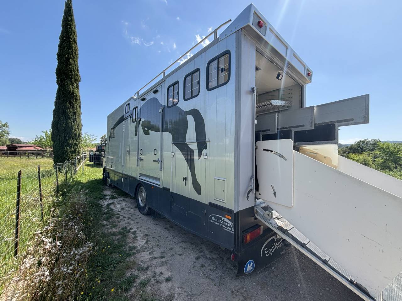 Cami&oacute;n para caballos Renault Prenium 1997 De segunda mano