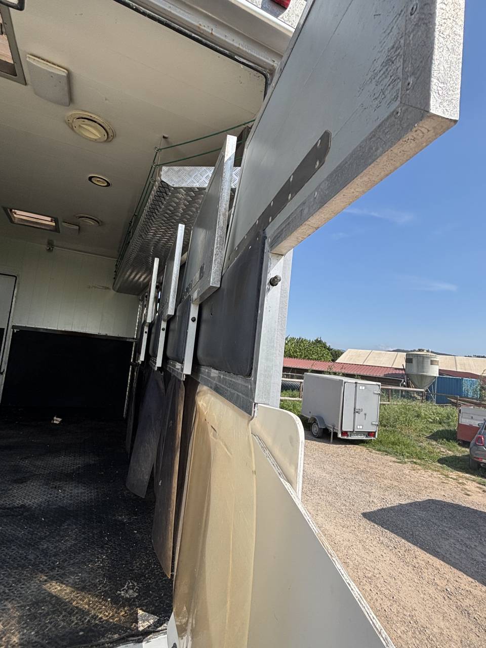 Cami&oacute;n para caballos Renault Prenium 1997 De segunda mano