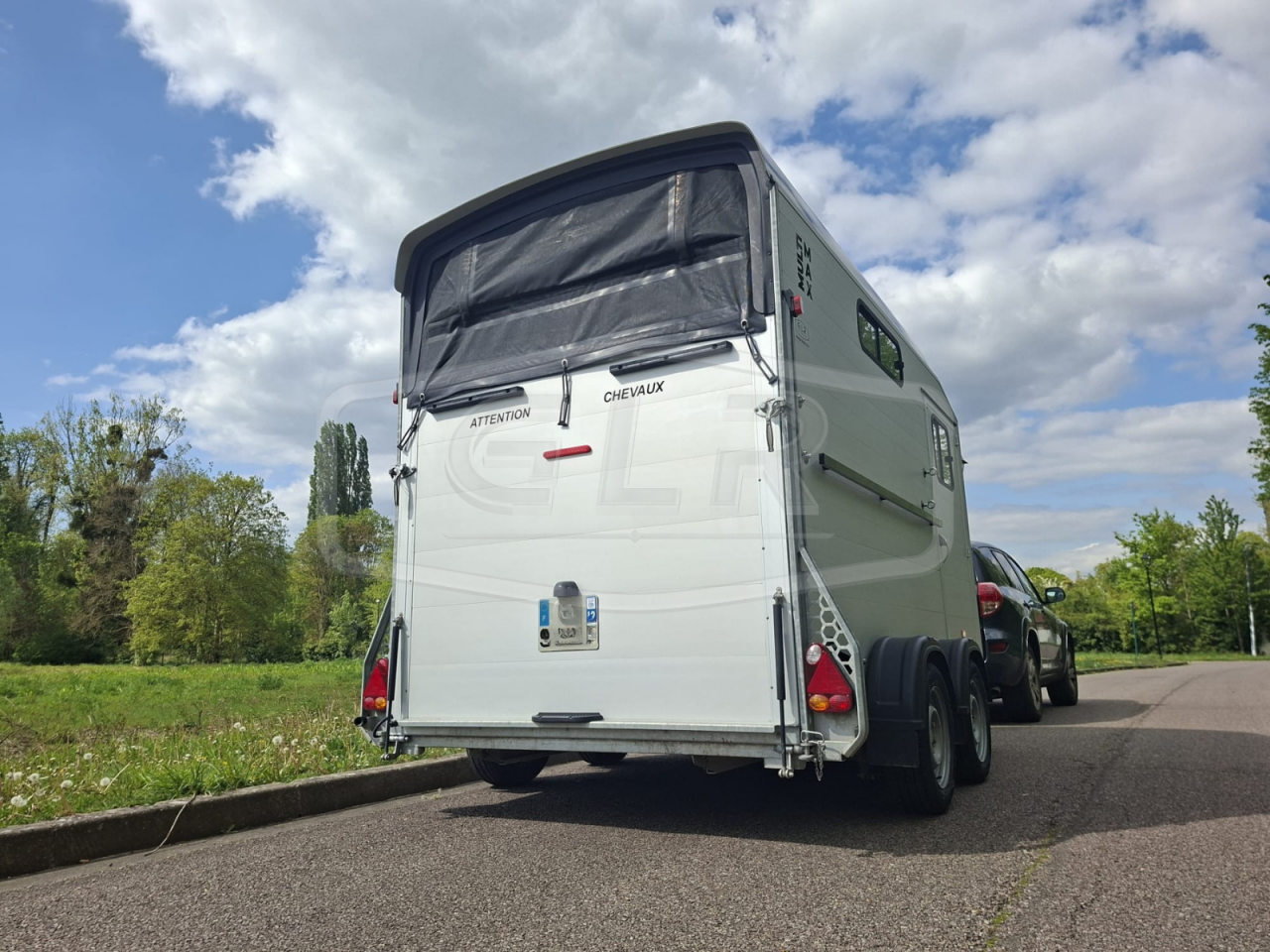 Van caballos Cheval Libert&eacute; Multimax 2 Caballos 2023 De segunda mano