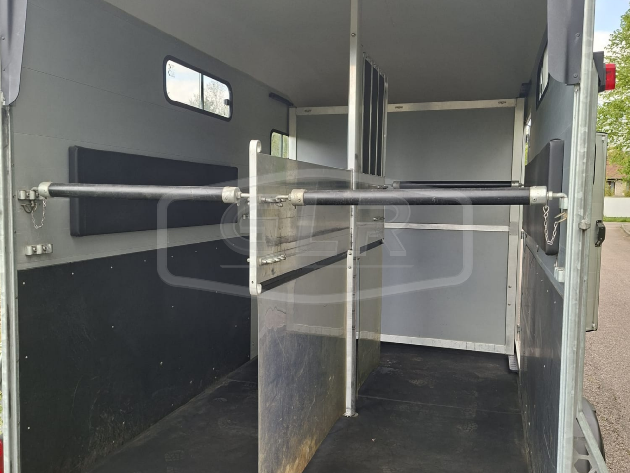 Van caballos Cheval Libert&eacute; Multimax 2 Caballos 2023 De segunda mano