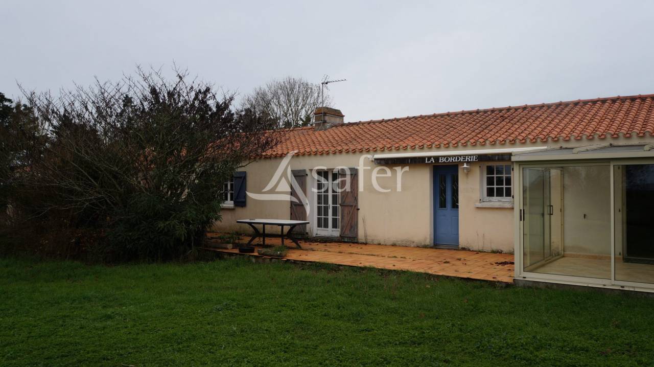 Propiedad ecuestre En venta Vend&eacute;e