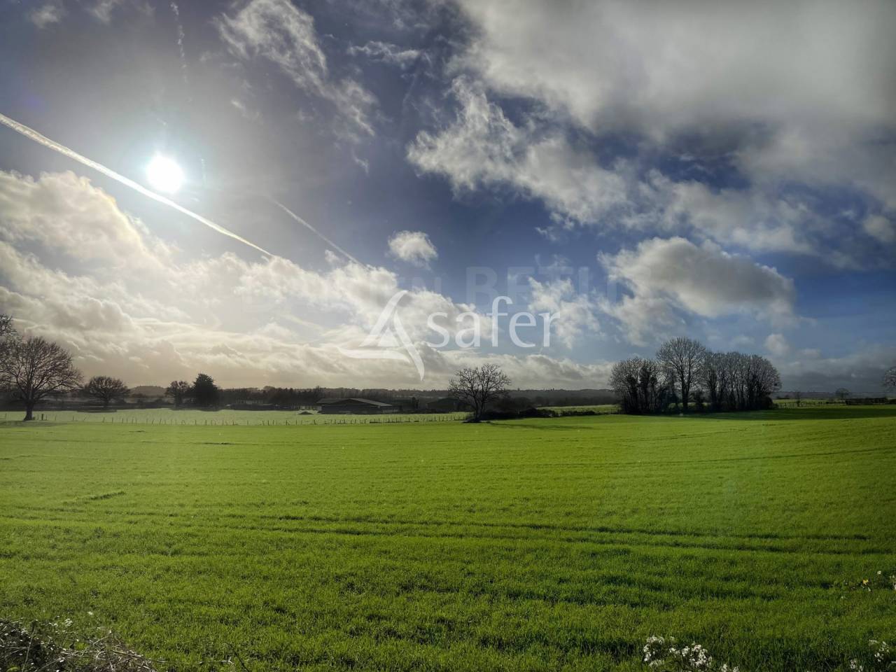 Explotaci&oacute;n agr&iacute;cola En venta Vend&eacute;e