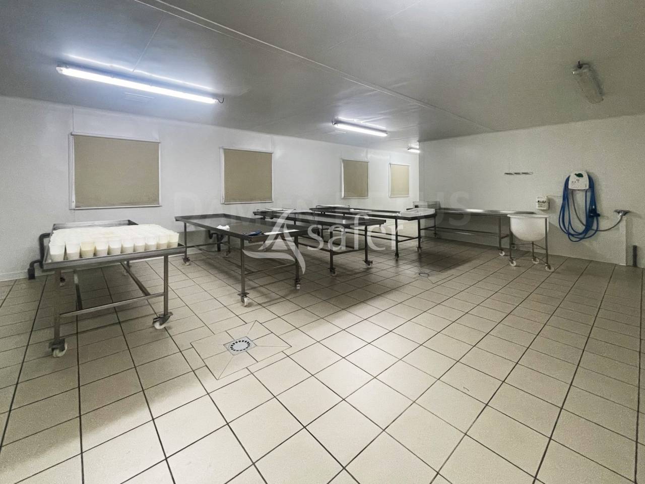 Explotaci&oacute;n agr&iacute;cola En venta Vend&eacute;e