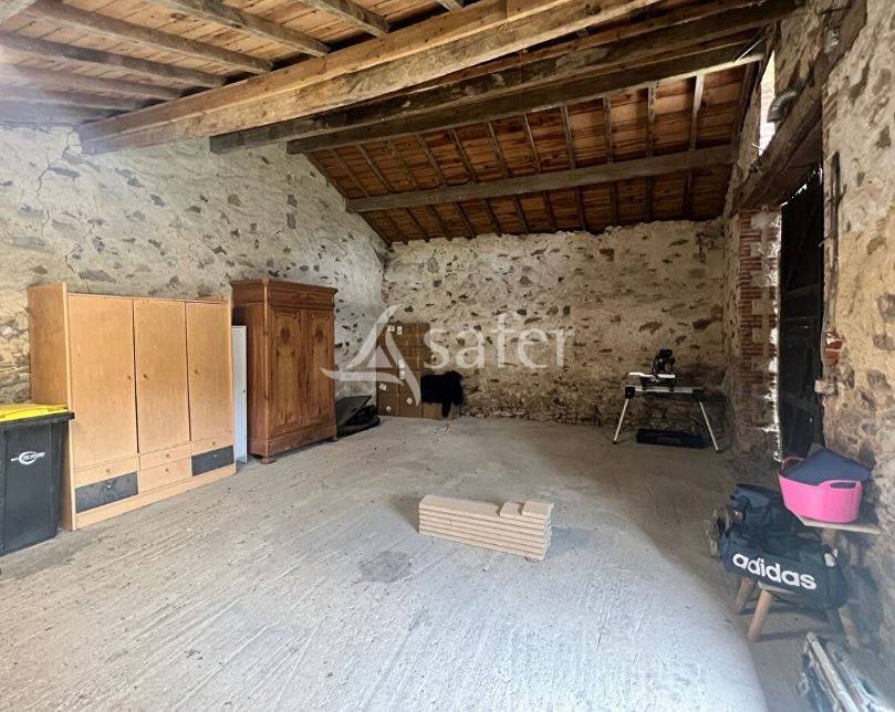 Explotaci&oacute;n agr&iacute;cola En venta Vend&eacute;e