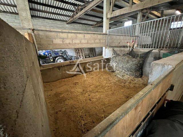 Explotaci&oacute;n agr&iacute;cola En venta Vend&eacute;e