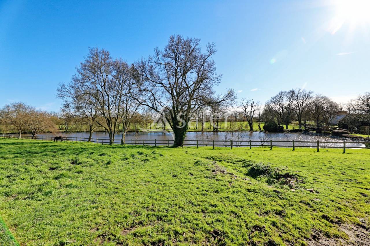 Propiedad ecuestre En venta Vend&eacute;e