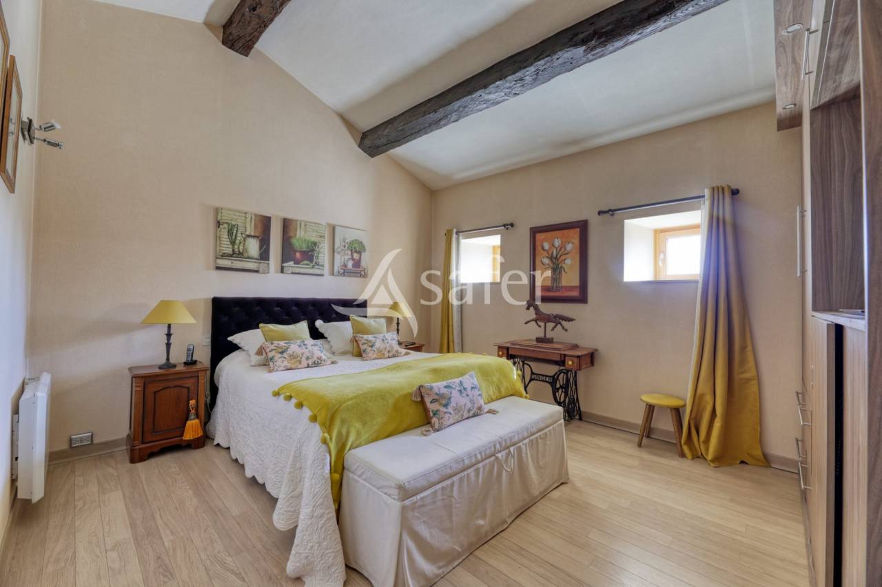 Propiedad ecuestre En venta Vend&eacute;e