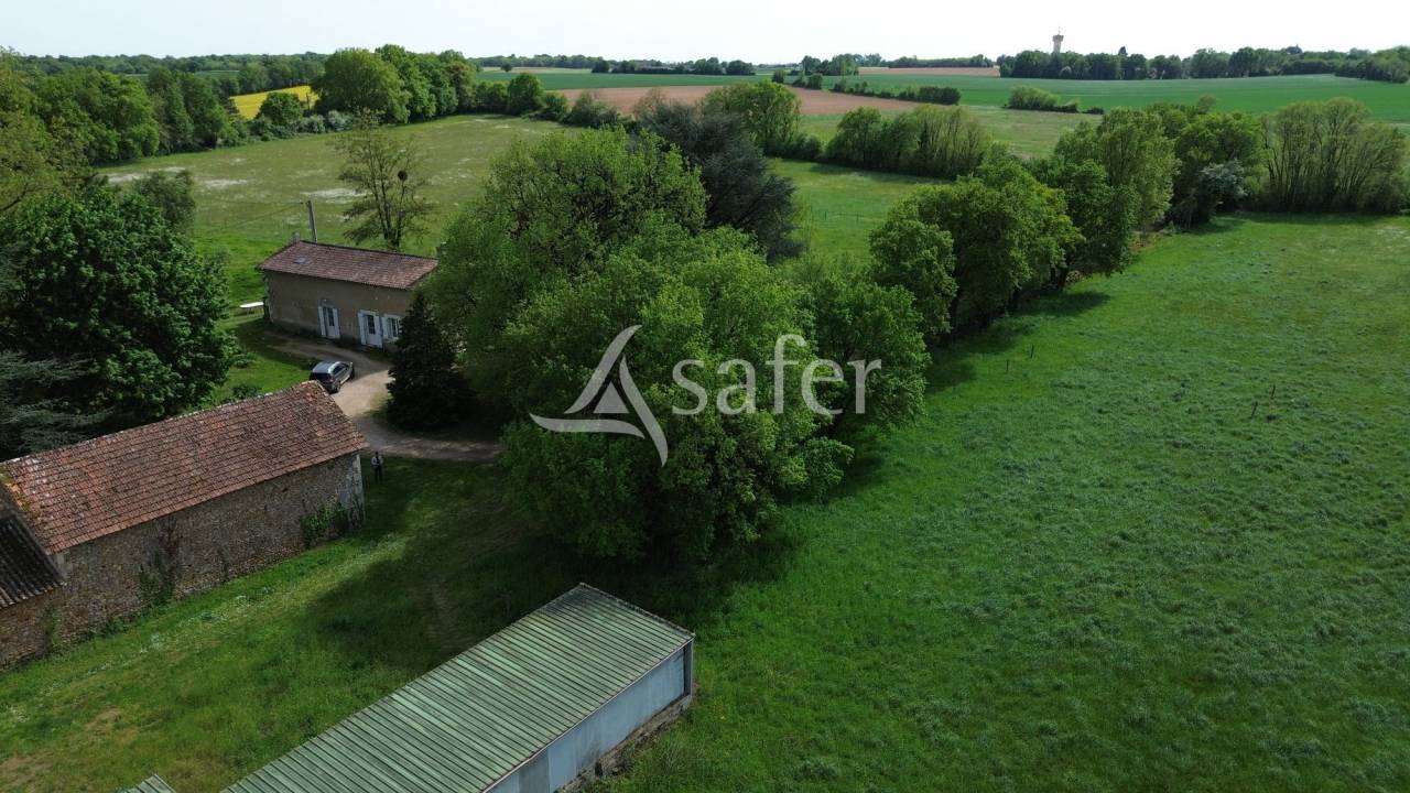 Propiedad ecuestre En venta Deux-S&egrave;vres