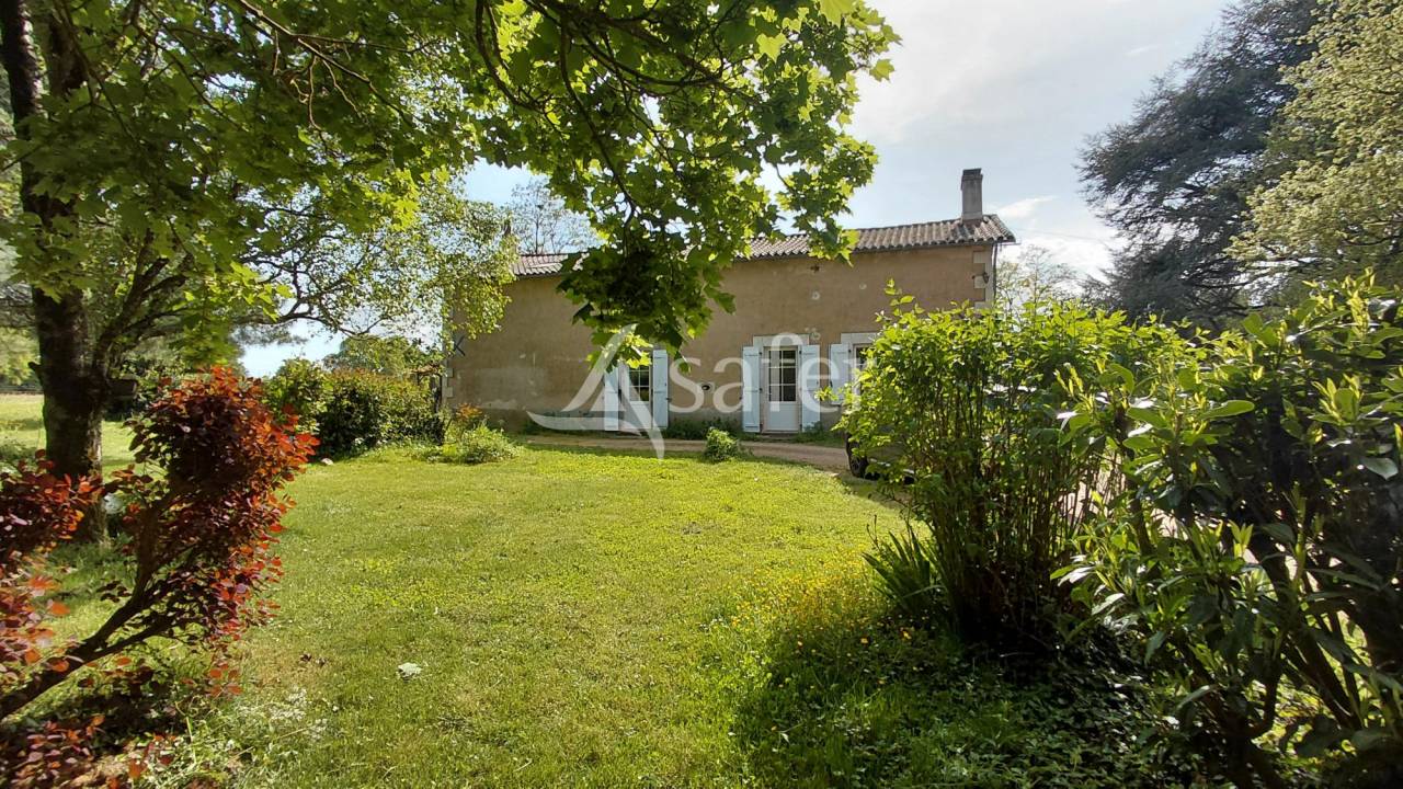 Propiedad ecuestre En venta Deux-S&egrave;vres